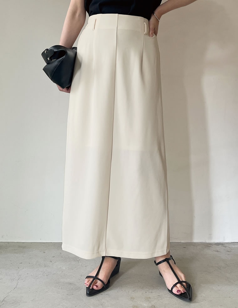 バックスリットタイトスカート